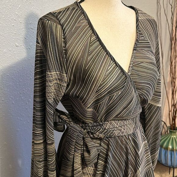 Vintage Meghan LA women’s balloon sleeves maxi dress. No size tag. Elastic waist - Picture 4 of 11
